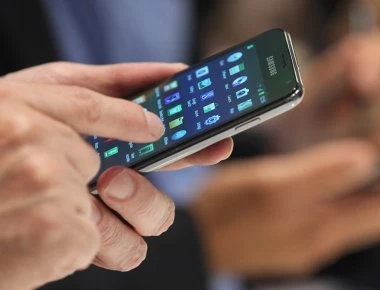 Σε έξι μήνες οι αλλαγές στις χρεώσεις των κλήσεων από κινητό και σταθερό εντός ΕΕ